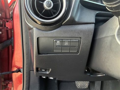 Used 2019 Toyota Yaris LE image 20