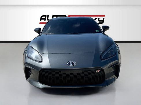 Used 2026 Toyota GR86 Premium w/ ALL Weather Mat Package (TMS) RWD image 2