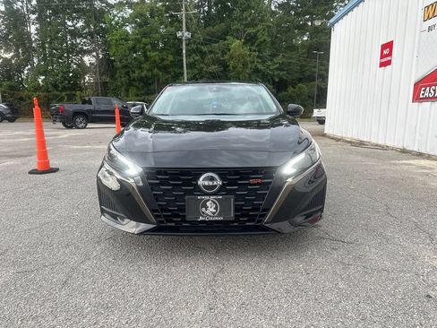 Used 2023 Nissan Altima 2.5 SR FWD image 3