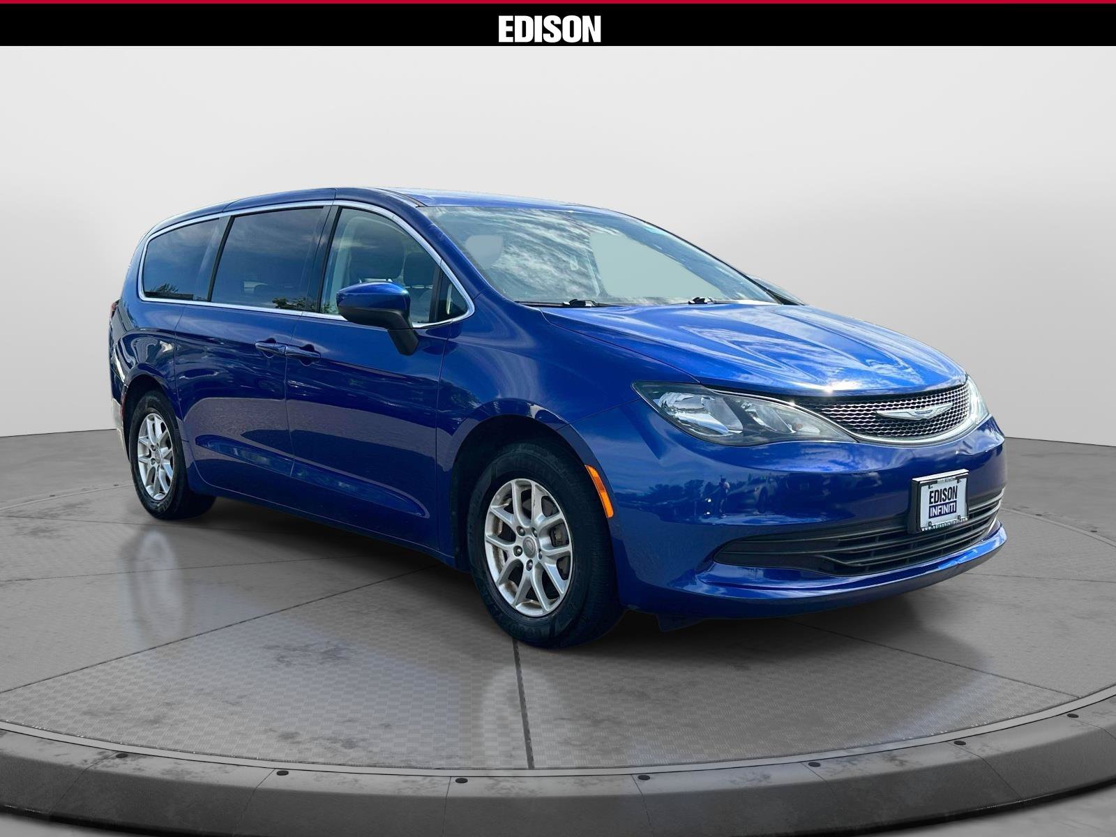 Used 2019 Chrysler Pacifica LX FWD image 1