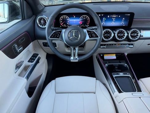 New 2026 Mercedes-Benz GLB 250 4MATIC image 11