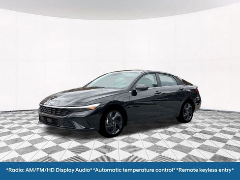 New 2026 Hyundai Elantra SEL Sport image 2