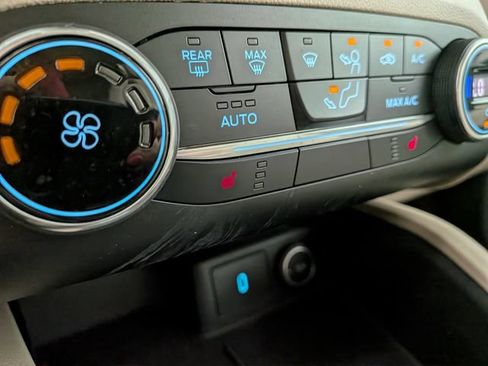 Used 2020 Ford Escape SE FWD image 7