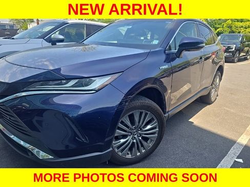 Used 2021 Toyota Venza XLE w/ Softex Package AWD/4WD image 2