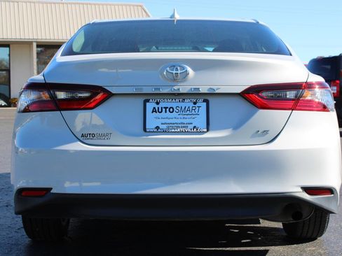 Used 2023 Toyota Camry LE FWD image 5