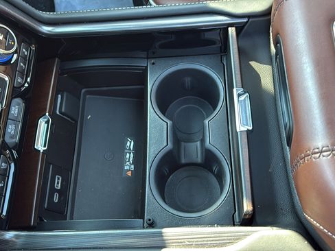 Used 2023 GMC Yukon Denali Ultimate image 23