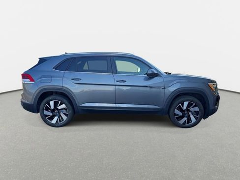 Used 2025 Volkswagen Atlas Cross Sport SE FWD image 4
