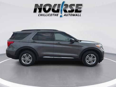Used 2023 Ford Explorer XLT AWD/4WD image 9