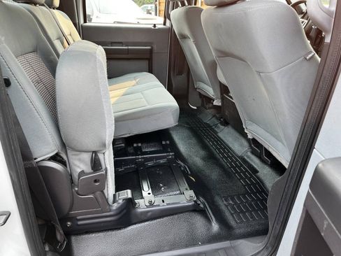 Used 2012 Ford F550 4x4 Crew Cab Super Duty w/ Payload Upgrade Pkg image 19