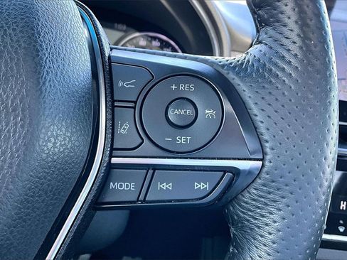 Used 2022 Toyota Avalon Touring image 17