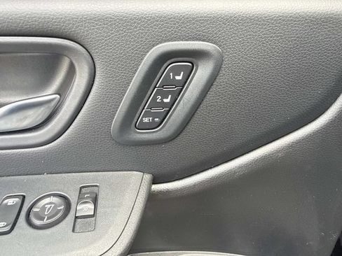 Certified 2025 Honda Pilot Touring image 9