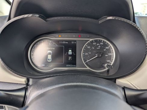 Used 2021 Nissan Versa SV FWD image 21