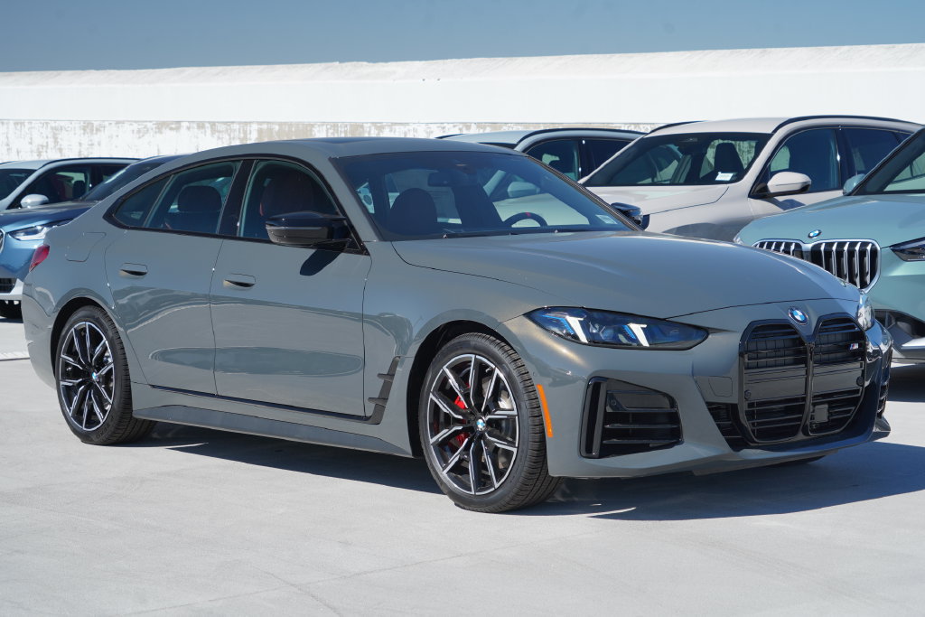 New 2027 BMW M440i w/ Premium Package RWD image 3