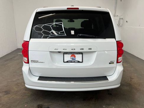 Used 2019 Dodge Grand Caravan SXT FWD image 5