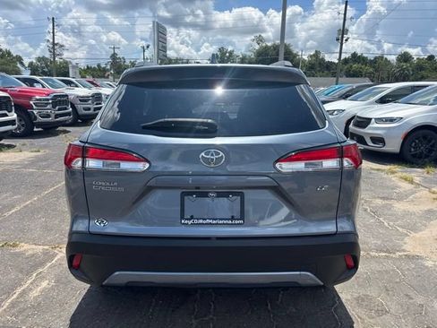 Used 2023 Toyota Corolla Cross LE FWD image 4