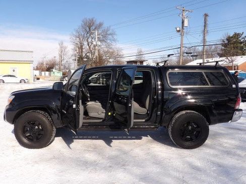 Used 2015 Toyota Tacoma 4x4 Double Cab w/ SR5 Package image 8