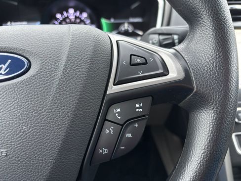 Used 2020 Ford Fusion SE image 28