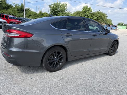 Used 2020 Ford Fusion SE w/ Equipment Group 151A FWD image 9