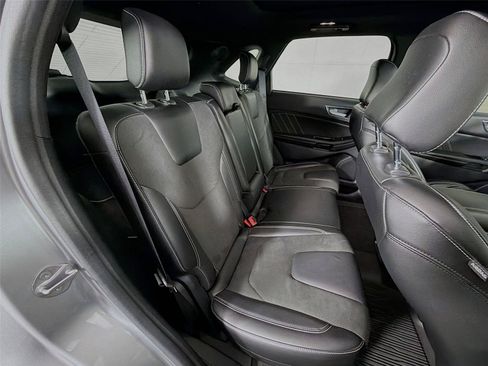 Used 2020 Ford Edge ST w/ Cold Weather Package AWD/4WD image 30