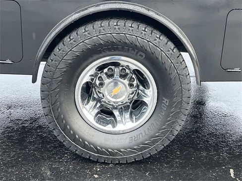 Used 2024 Chevrolet Silverado 3500 LT image 13