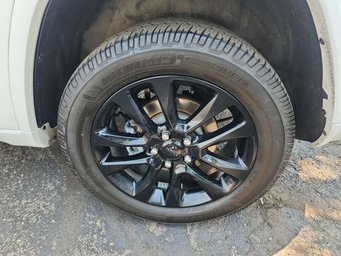 Used 2021 Jeep Grand Cherokee Laredo X AWD/4WD image 26