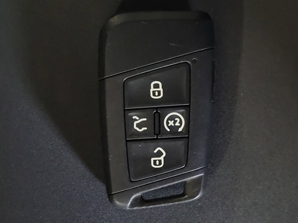 Used 2023 Volkswagen Taos SE w/ Black Wheel Package FWD image 32