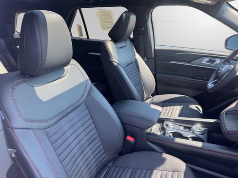 New 2026 Ford Explorer ST-Line w/ ST-Line Street Pack AWD/4WD image 15