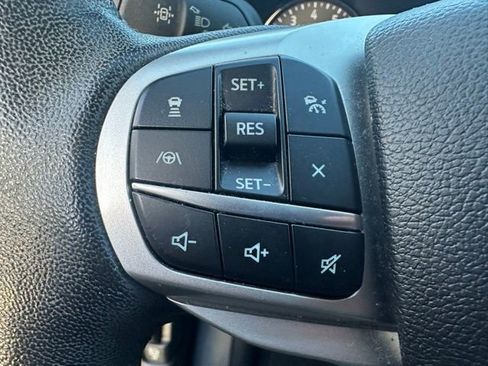 Used 2022 Ford Explorer XLT w/ Equipment Group 202A image 18