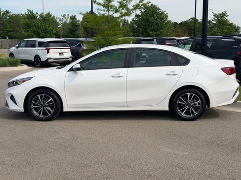 Used 2024 Kia Forte LXS w/ LXS Technology Package FWD image 3