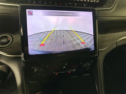 Certified 2023 Jeep Grand Cherokee Limited image 31