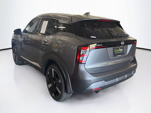 Used 2025 Nissan Kicks SR AWD/4WD image 5