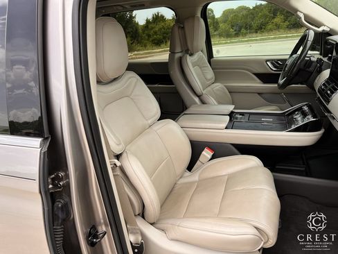 Used 2018 Lincoln Navigator Reserve AWD/4WD image 22