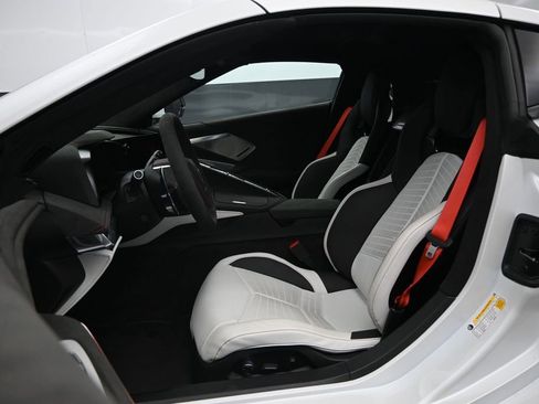 Used 2023 Chevrolet Corvette Stingray Premium Cpe w/ Z51 Performance Package RWD image 23