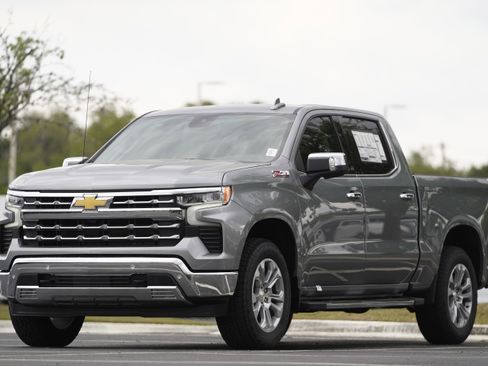 New 2026 Chevrolet Silverado 1500 LTZ w/ LTZ Premium Package AWD/4WD image 39