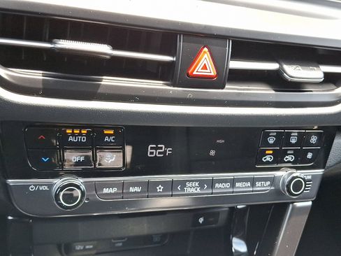 Used 2024 Kia Seltos SX image 15