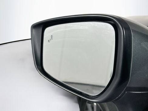 Used 2025 Nissan Versa SV FWD image 16