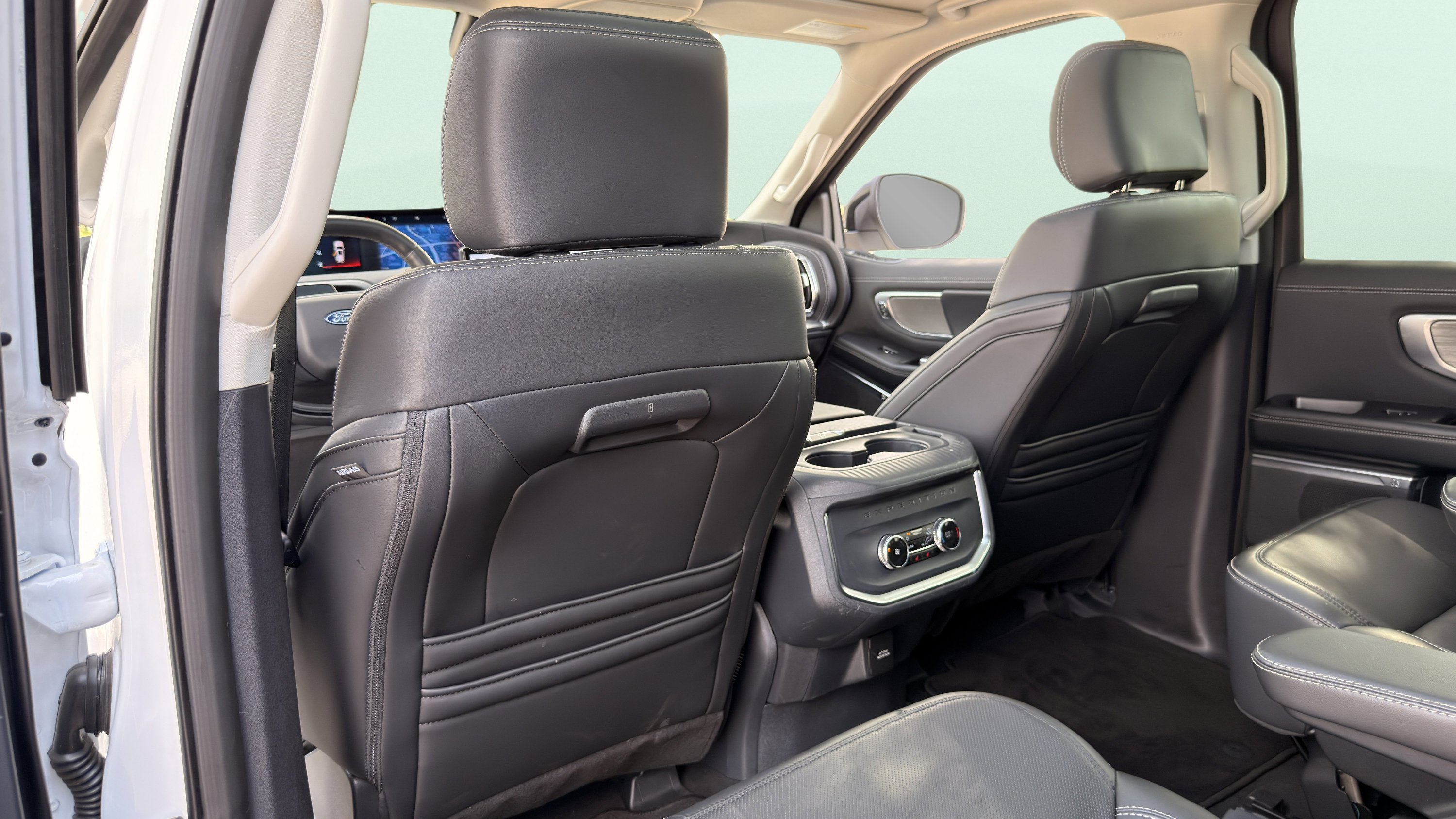 Used 2025 Ford Expedition Platinum AWD/4WD image 9