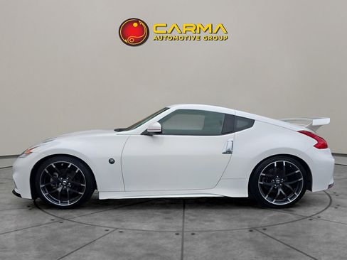 Used 2016 Nissan 370Z NISMO image 2