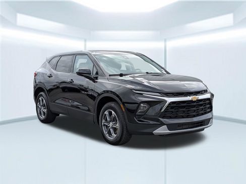 Used 2025 Chevrolet Blazer LT FWD image 8