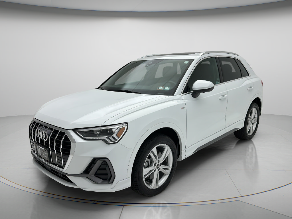 Used 2024 Audi Q3 2.0T Premium w/ Convenience Package AWD/4WD image 3