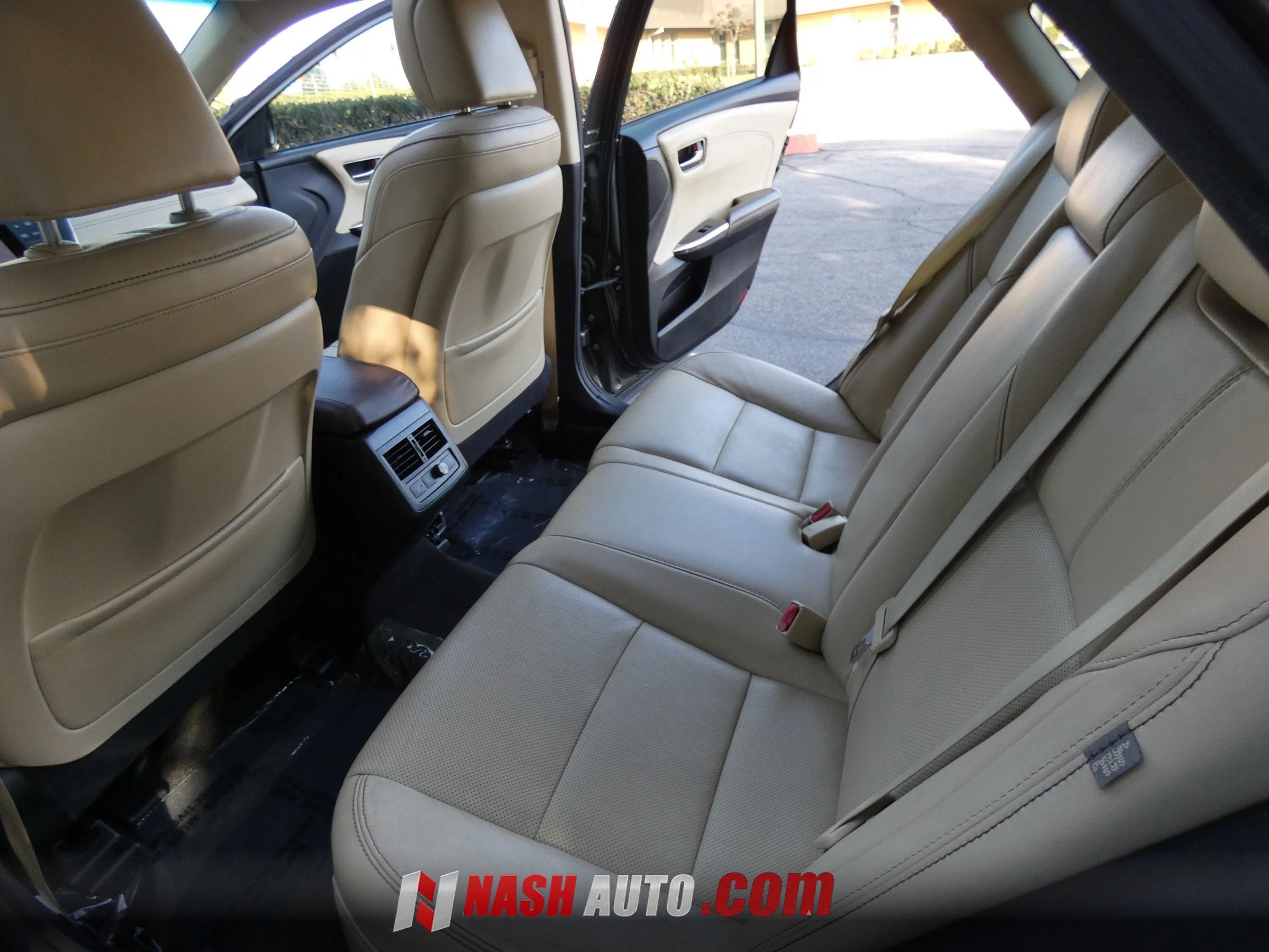 Used 2013 Toyota Avalon Limited FWD image 39