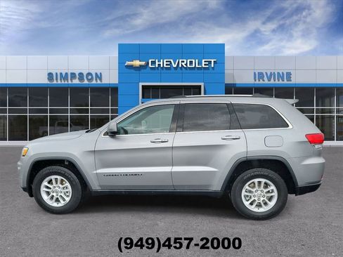 Used 2019 Jeep Grand Cherokee Laredo image 5
