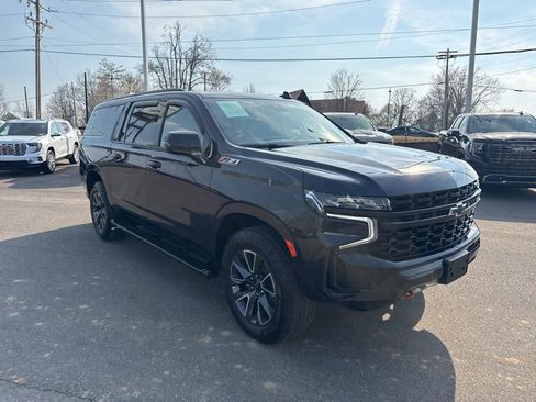 Used 2023 Chevrolet Suburban Z71 w/ Luxury Package image 7