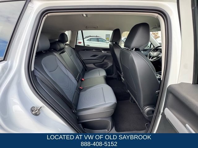 Used 2025 Volkswagen Tiguan SE AWD/4WD image 21
