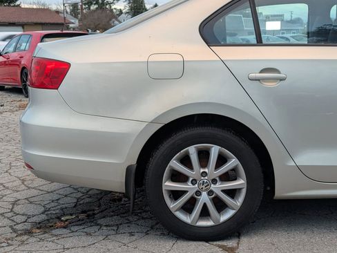 Used 2011 Volkswagen Jetta SE image 8