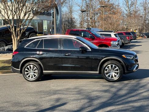 Used 2024 Mercedes-Benz GLC 300 4MATIC image 5