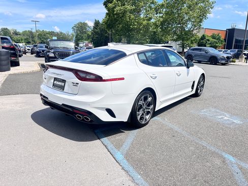 Used 2020 Kia Stinger GT-Line w/ Sun & Sound Package AWD/4WD image 9
