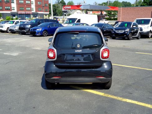 Used 2016 smart fortwo passion image 14