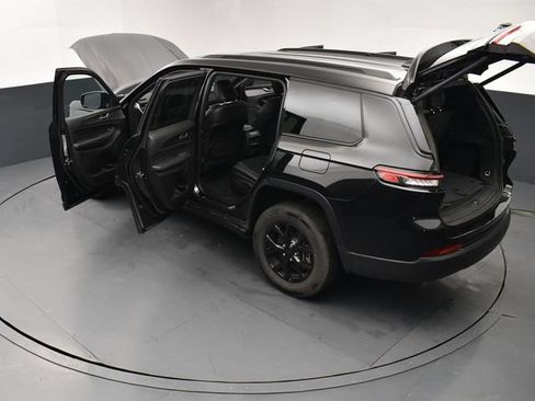 Used 2024 Jeep Grand Cherokee L Altitude AWD/4WD image 28