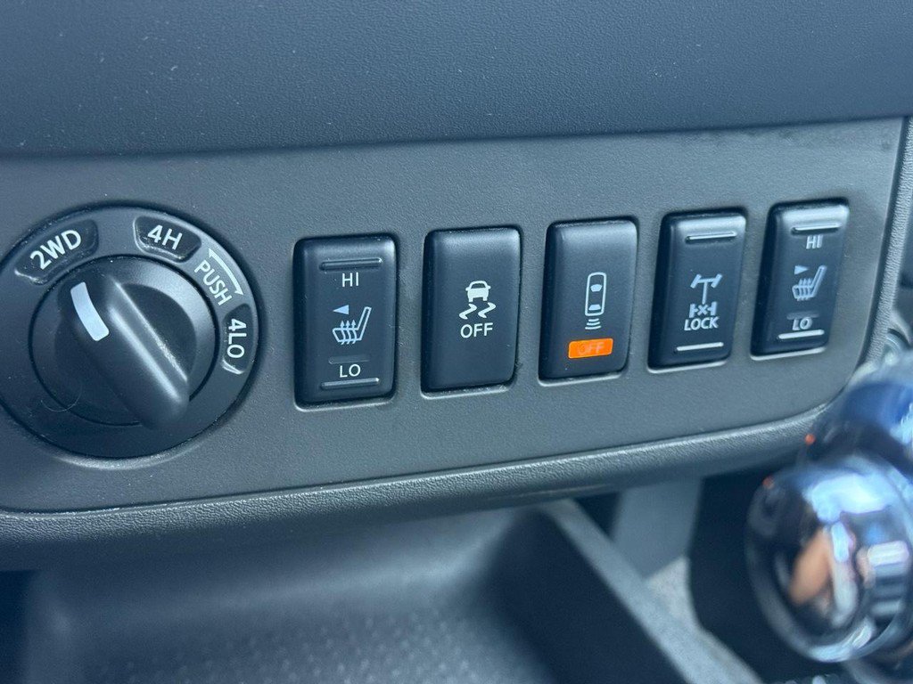 Used 2016 Nissan Frontier PRO-4X w/ Pro-4x Luxury Package AWD/4WD image 23